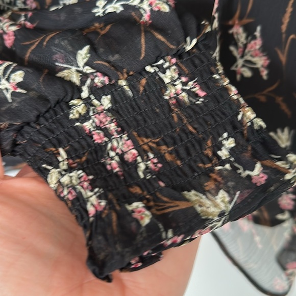 Beautify flowy professional top - Picture 4 of 6